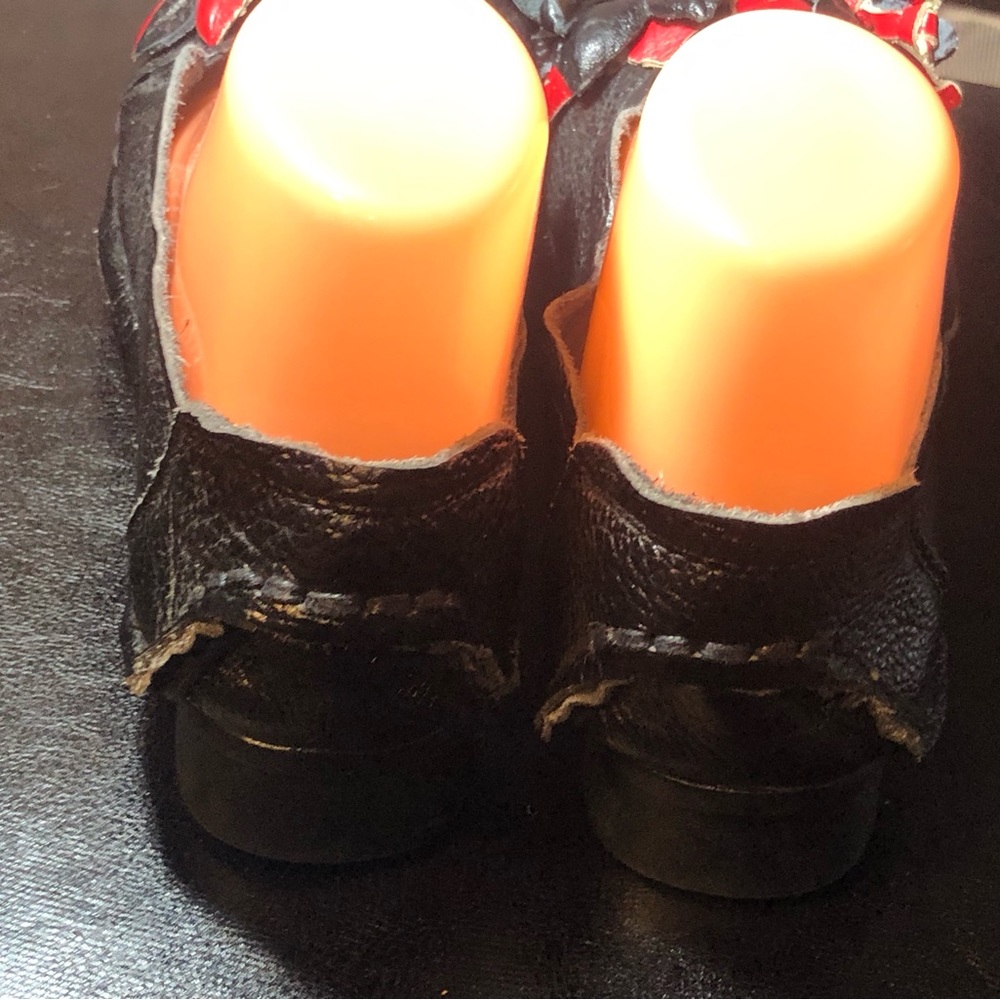 SOCOFY women's slip on leather shoes, black w floral accents Size 250/8.5US - Picture 7 of 11